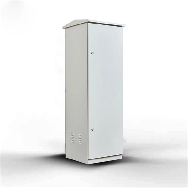 What are the components of a fiber optic terminal box