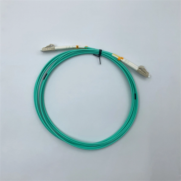 Imported hybrid optical and electrical cable G 652