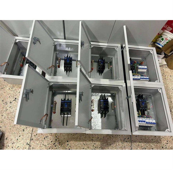 Adjustable signal attenuator