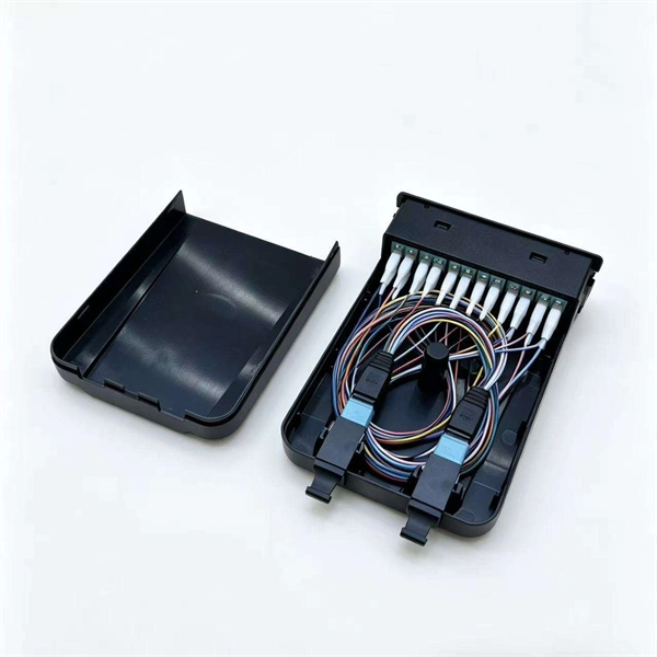 Absorbing materials used in optical modules