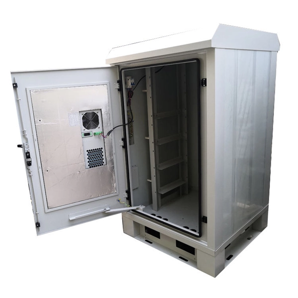 What types of cable tray openings are sealed with fireproof sealant 